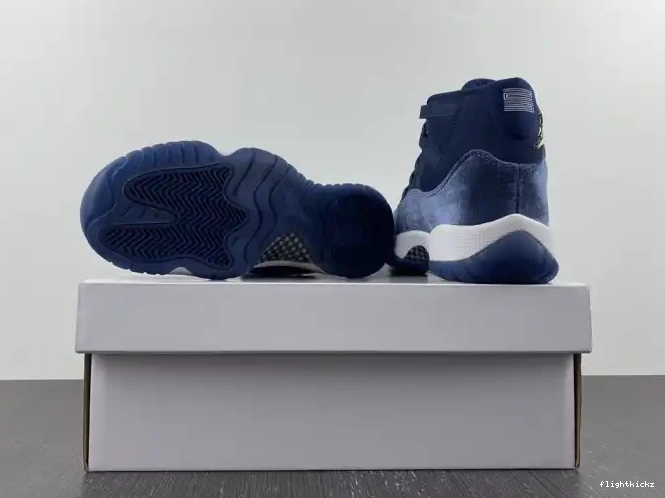 Air Navy WMNS Velvet 11 Midnight AR0715-441 Jordan 0704